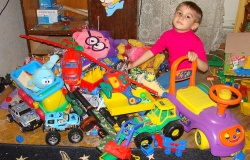 Сколько игрушек нужно ребенку?