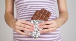 Можно ли шоколад беременным женщинам?
